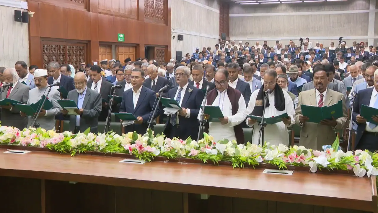 শপথ নিলেন বিএনপির সংসদ সদস্যরা