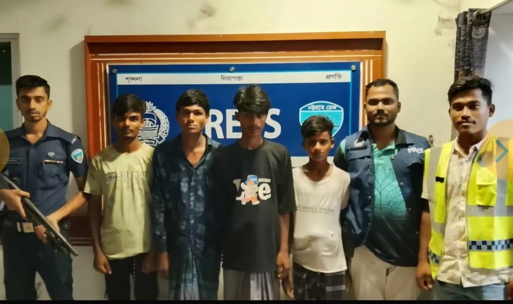 পাহাড়ে নিয়ে স্কুলছাত্রীকে গণধর্ষণ ও শ্লীলতাহানি, গ্রেফতার ৪