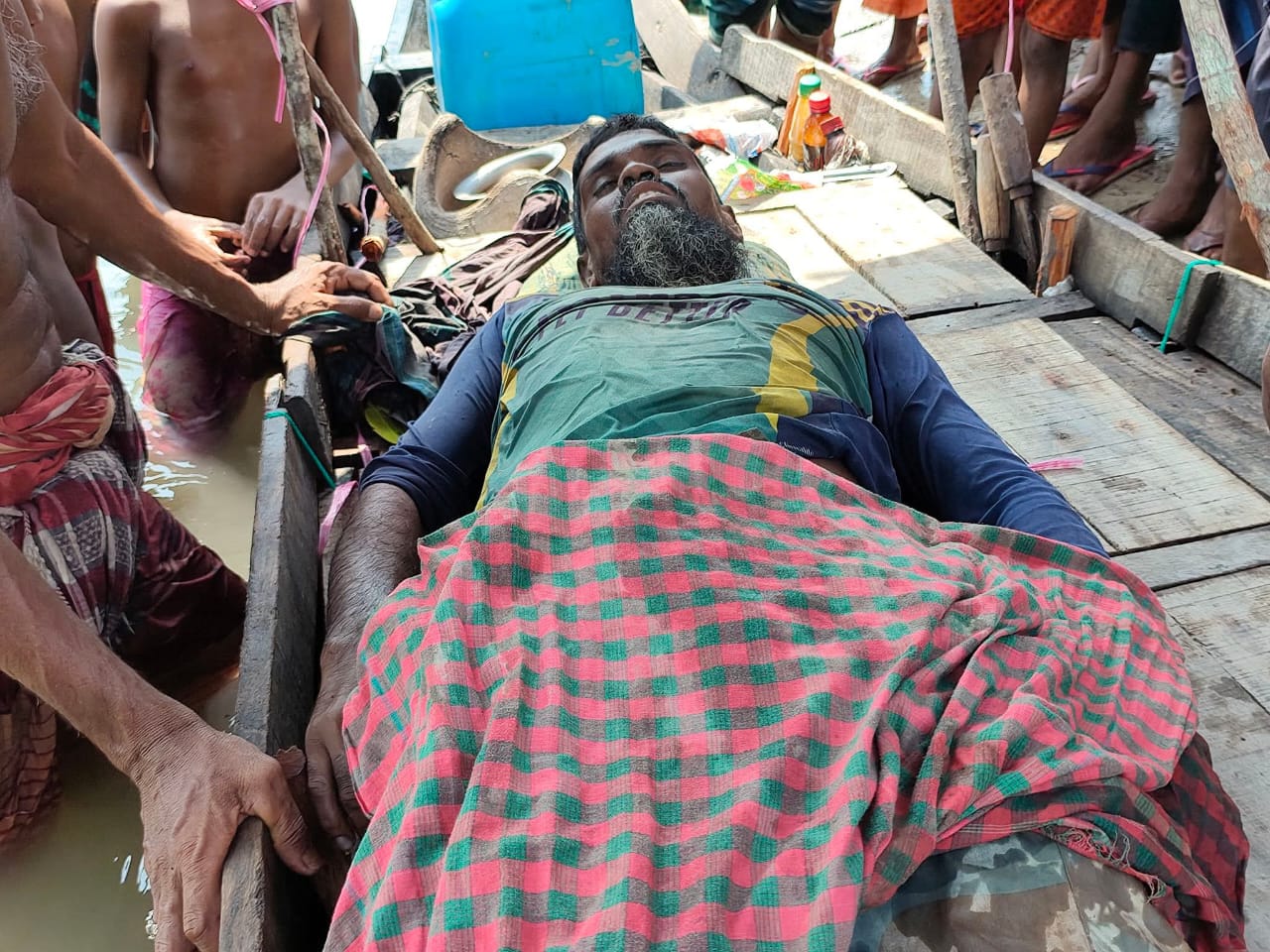 সুন্দরবনে বন বিভাগের সদস্যদের গুলিতে এক জেলে নিহত