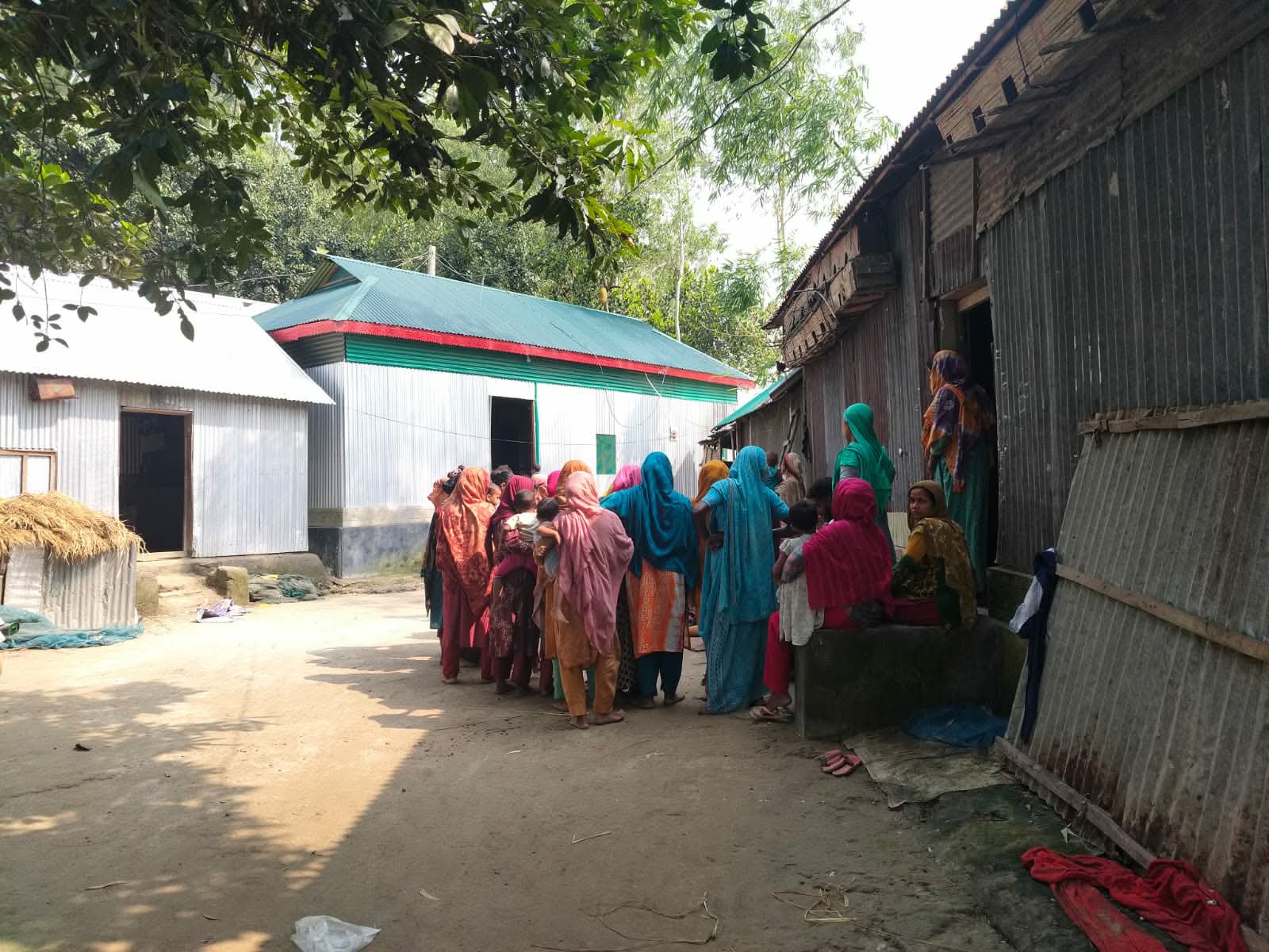 বাড়ির উঠানের গর্তে জমে থাকা পানিতে ডুবে শিশুর মৃত্যু