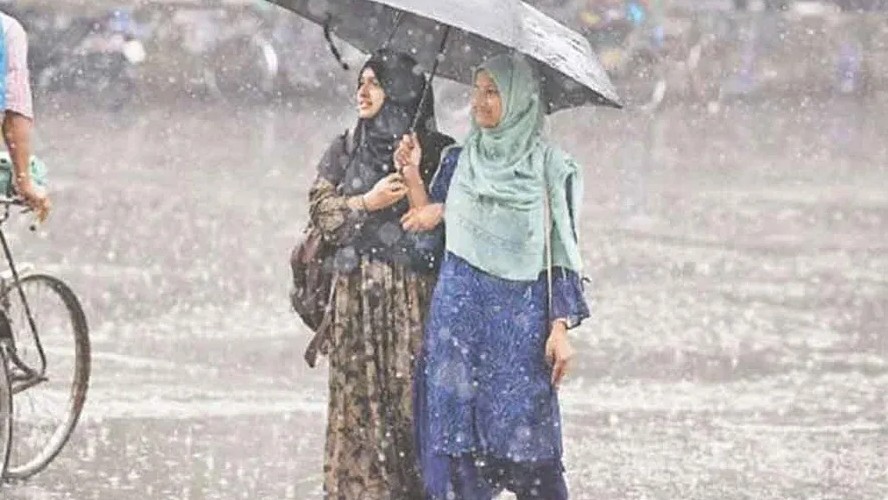 তিন বিভাগে বজ্রসহ বৃষ্টির আভাস, কমতে পারে তাপমাত্রা
