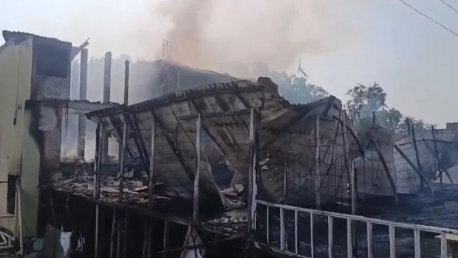 রিসোর্টে আগুনে প্রাণ গেল ১০ জনের