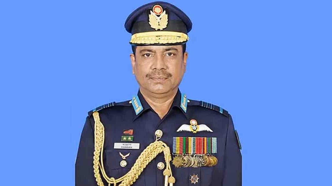 সাবেক বিমানবাহিনী প্রধান শেখ আব্দুল হান্নান ও পরিবারের দেশত্যাগে নিষেধাজ্ঞা